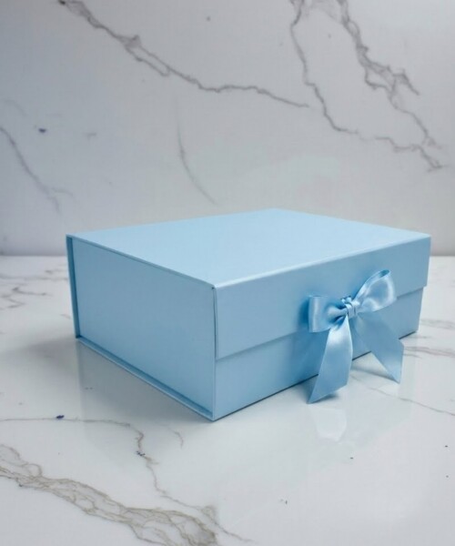 Caja Rigida Plegable con iman 24,5x33x12 cm - CELESTE Caja Rigida Plegable con iman 24,5x33x12 cm - CELESTE