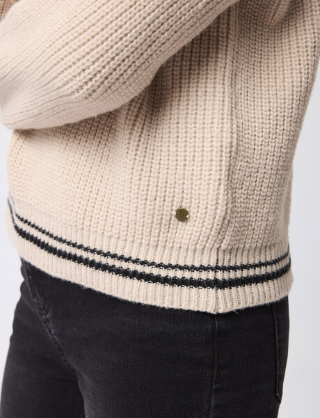 Sweater cuello cierre beige
