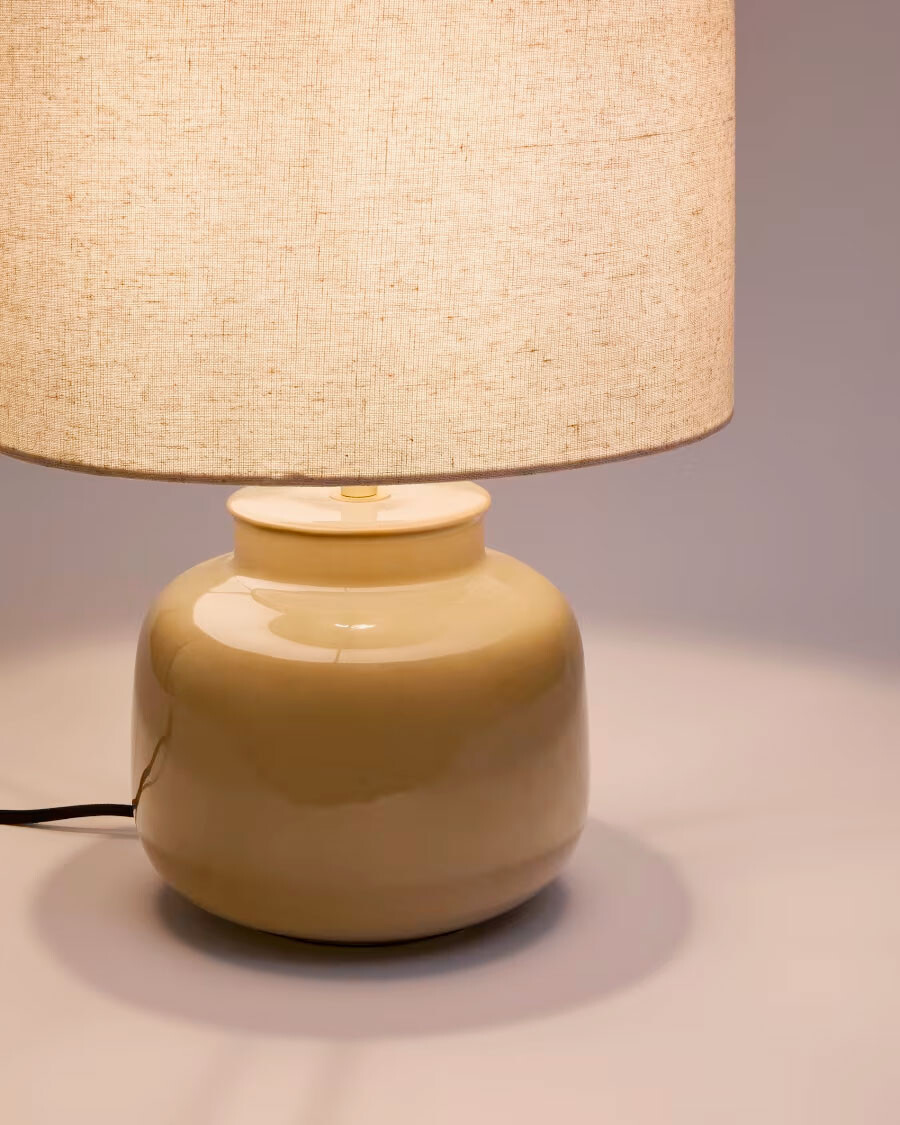Lámpara de mesa Tay de cerámica verde y lino beige Lámpara de mesa Tay de cerámica verde y lino beige