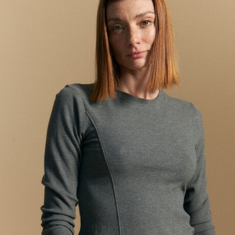 REMERA TRAVIS Gris Osc Melange