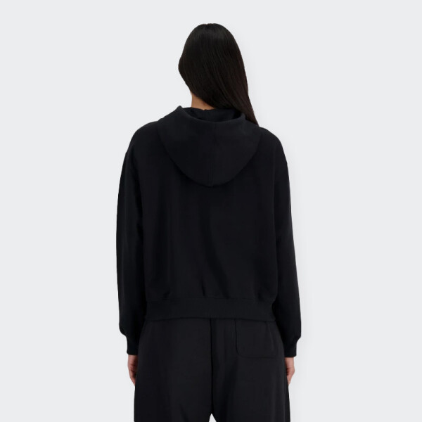 Campera New Balance Sport Essentials Negro