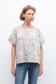 Blusa estampada con volados multicolor
