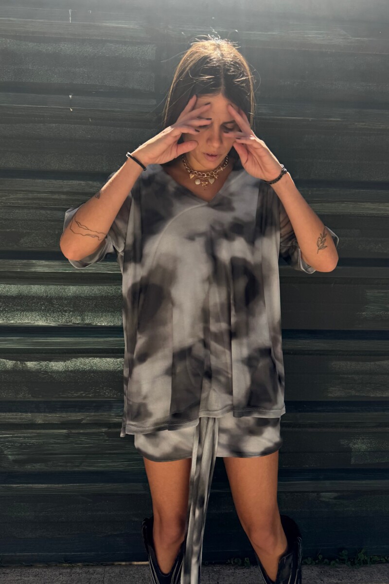 Remera Vavi GRIS