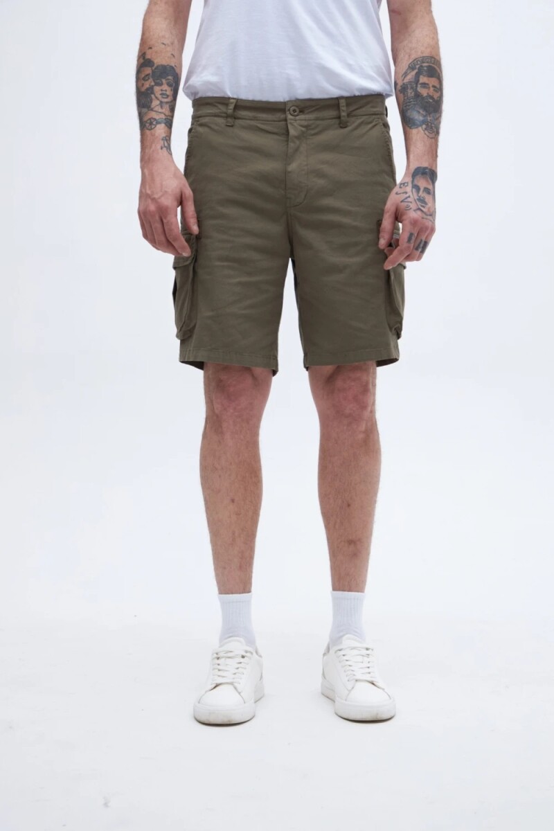 BERMUDA UNIFORM CARMELO - VERDE 