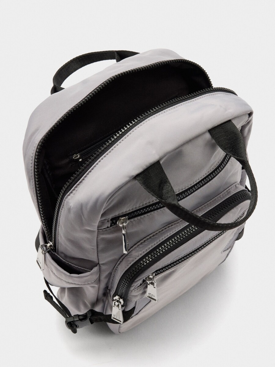 Mochila De Nylon Con Colgante crudo