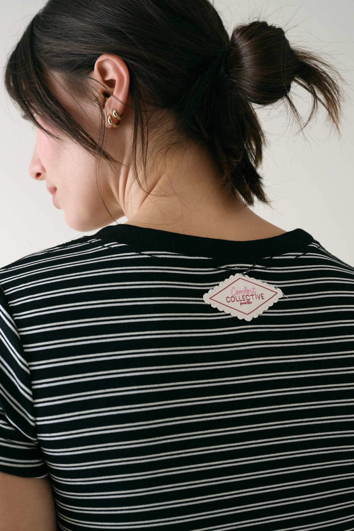 Remera Entallada Algodón Rayado Negro