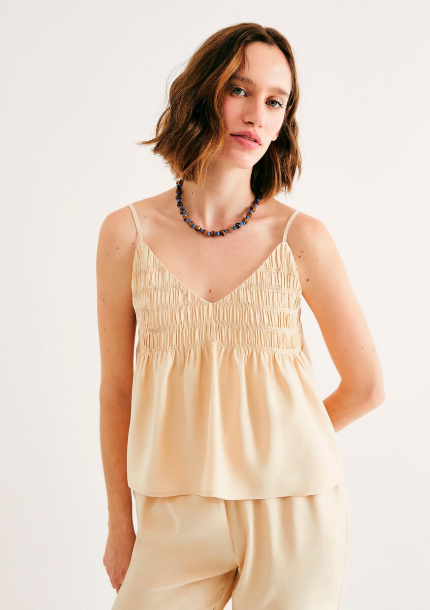 BLUSA CON ESCOTE - BEIGE 