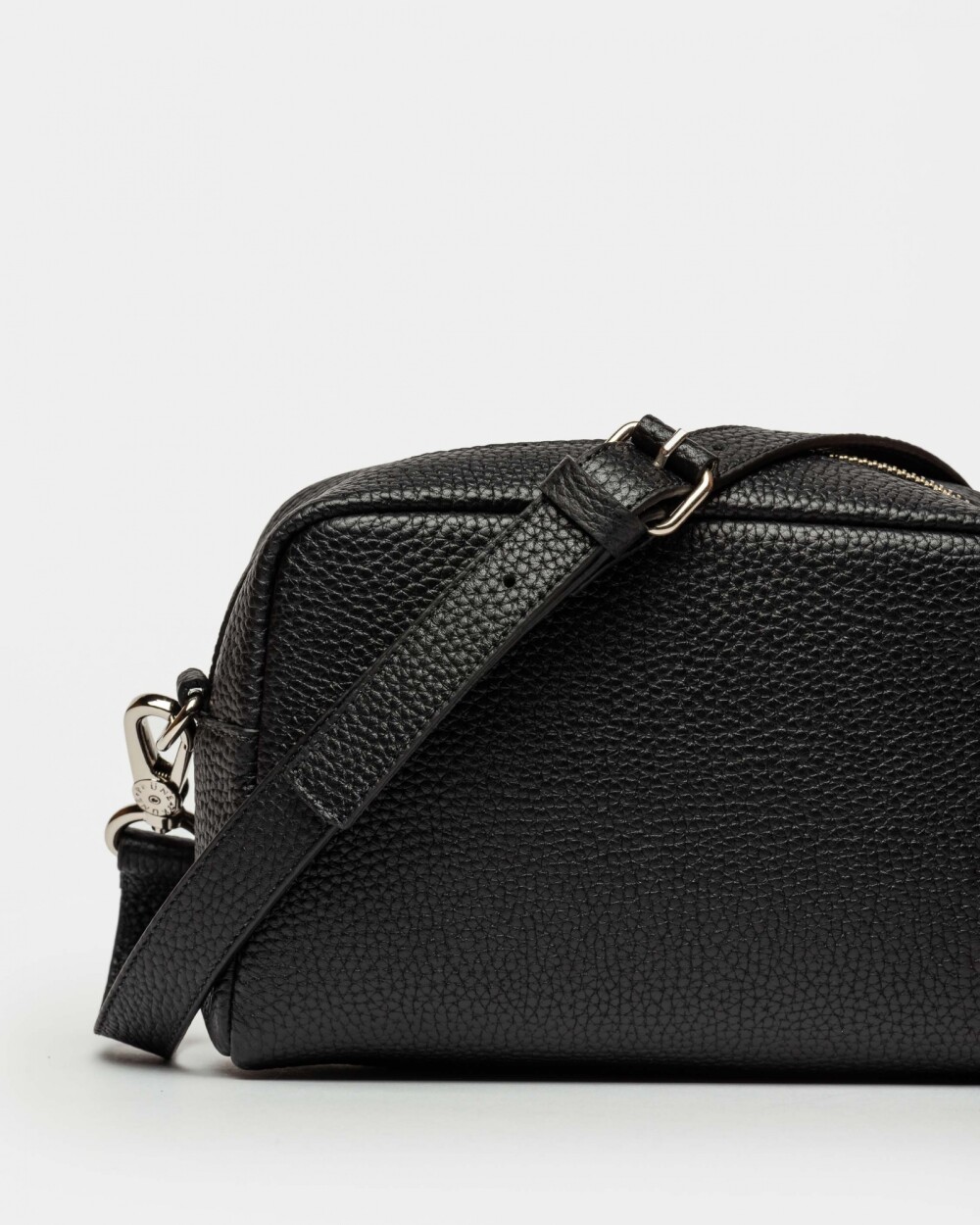 Bandolera Haze En Floater Negro