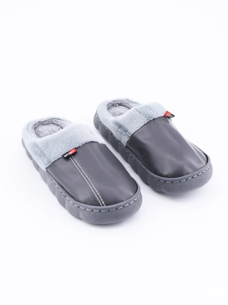 PANTUFLA MATT GRIS