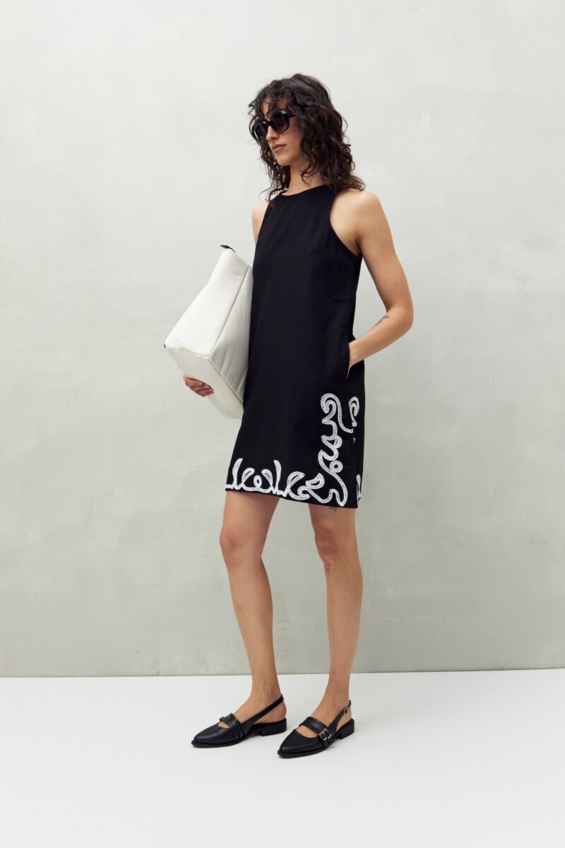 VESTIDO KUTA BORDADO Negro