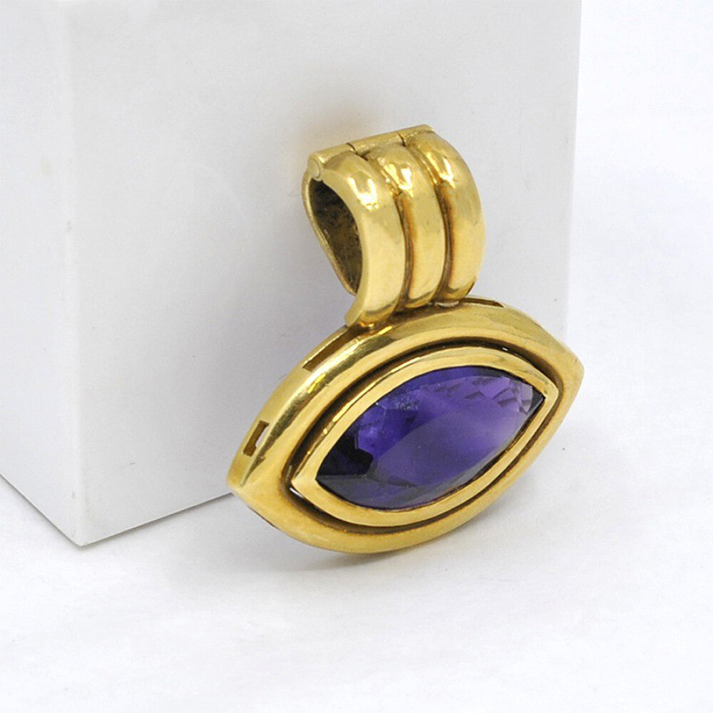 Dije en Oro 18 K Y Amatista Dije en Oro 18 K Y Amatista