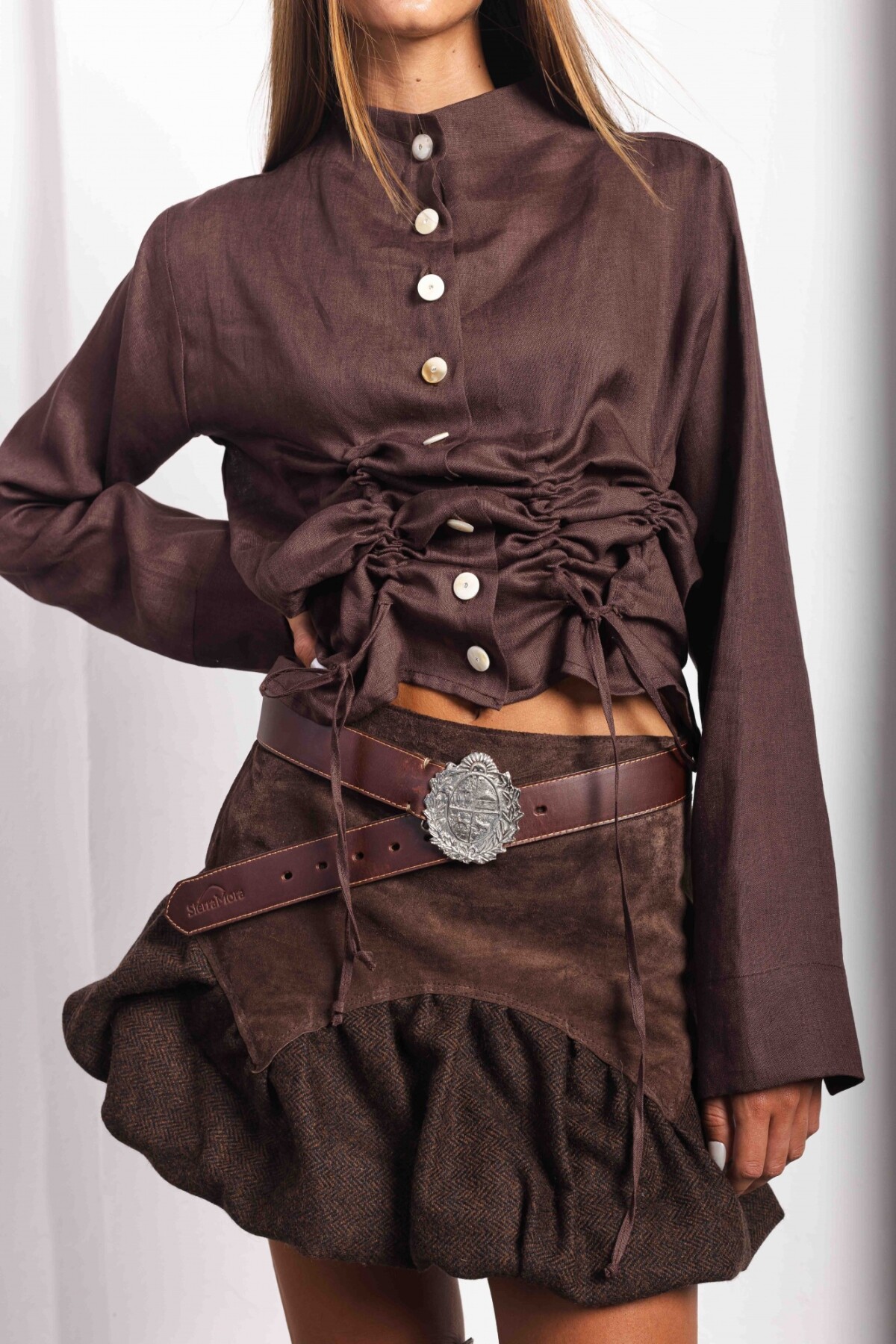 Simple Escudo Belt Chocolate / Plateado