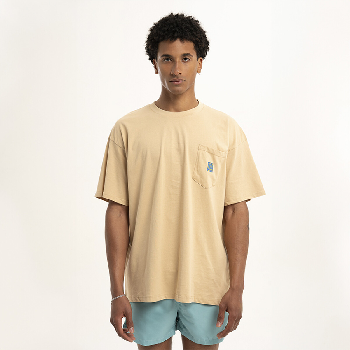 Remera Pulau Difa - Beige 