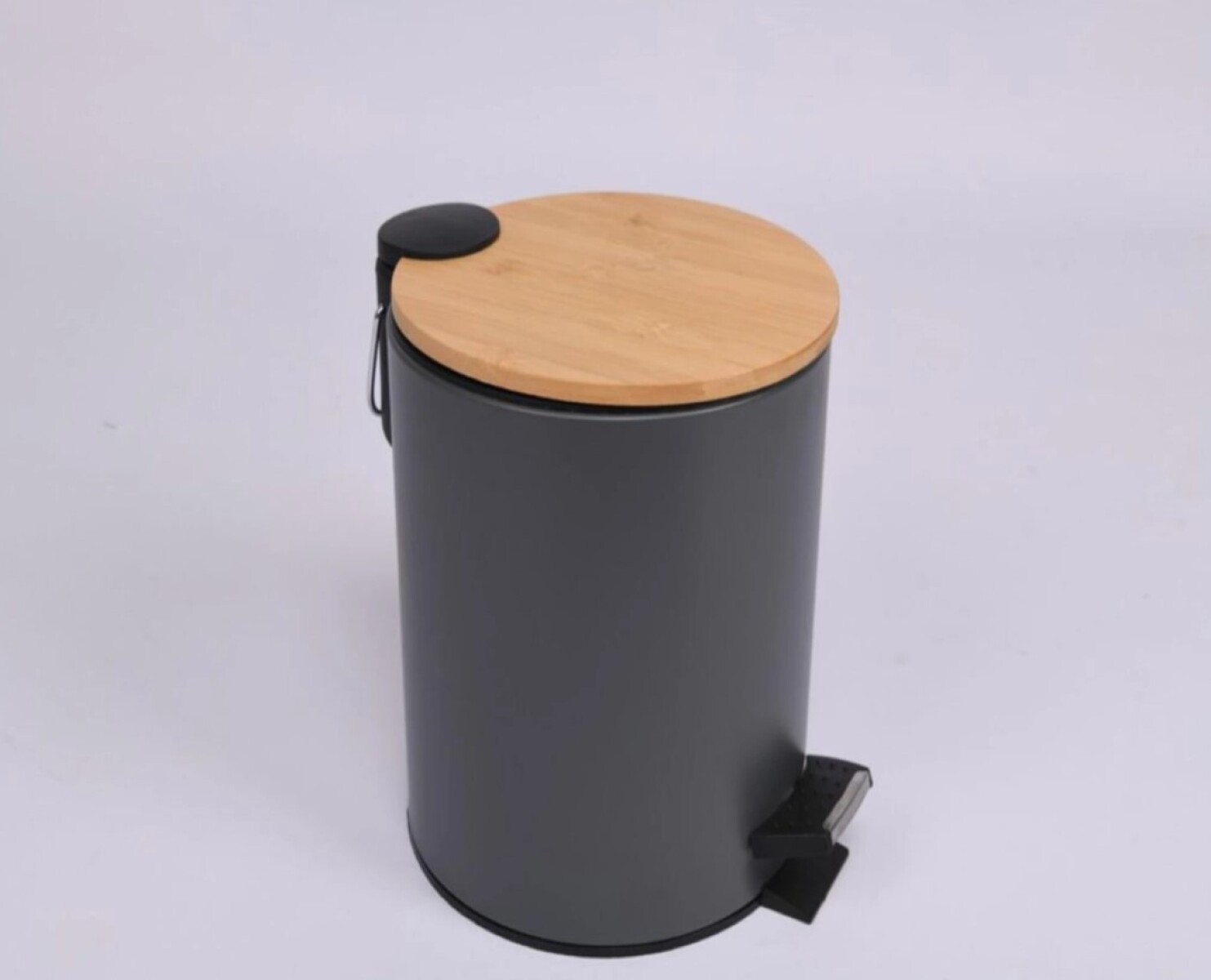 Papelera C/Pedal 3 Lts Ø 18CM X Alto 20CM 