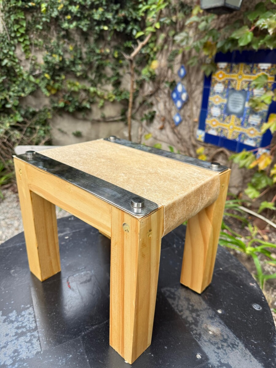 Petit Stool - Lonja Simple Claro 