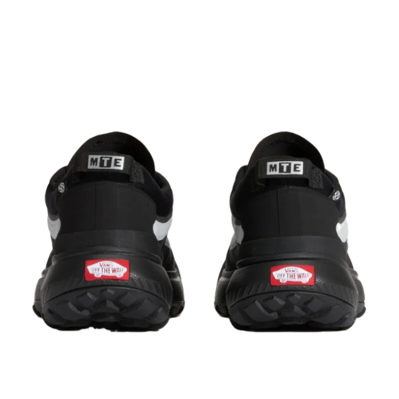 Championes Vans Mte Crosspath Rflc - Negro Championes Vans Mte Crosspath Rflc - Negro