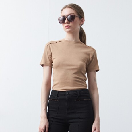 REMERA PUEBLA Beige Oscuro