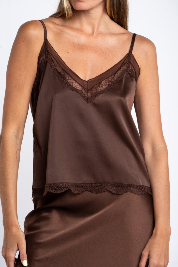 Blusa Satinada Con Encaje Chocolate