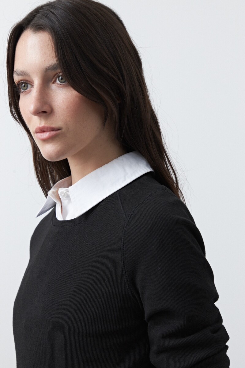 REMERA LUNS Negro
