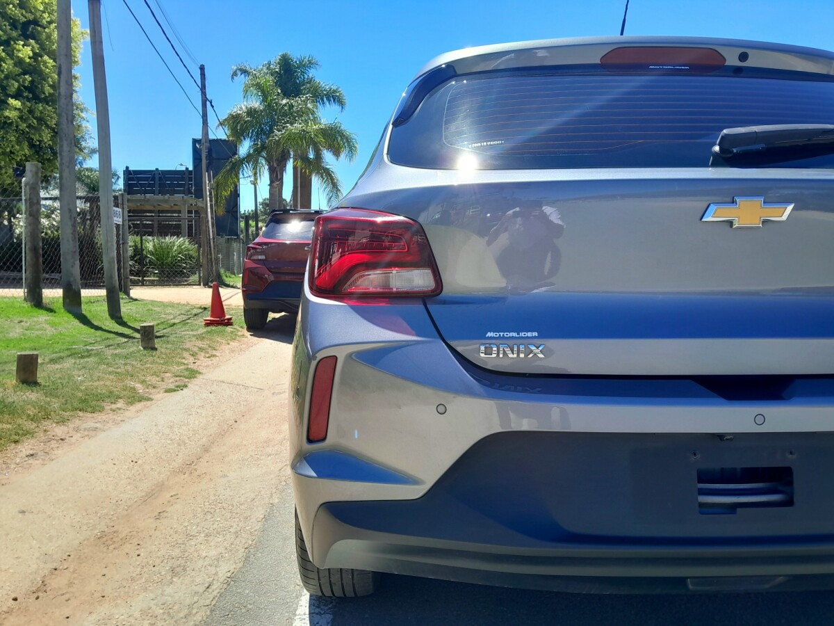 Chevrolet Onix Premier 1.0T AT| Permuta / Financia Chevrolet Onix Premier 1.0T AT| Permuta / Financia