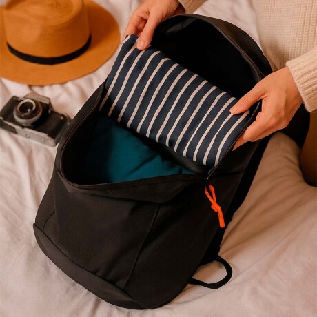 Mochila ligera y compacta 10L negra Negro