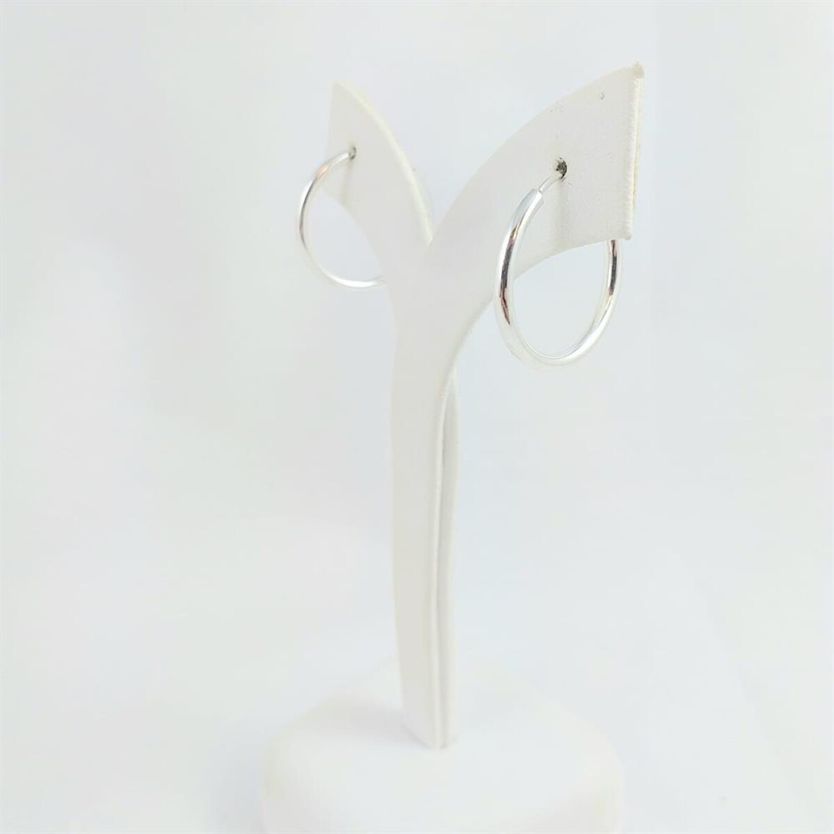 Aros de plata 925, diámetro 2cm, espesor 2mm. 