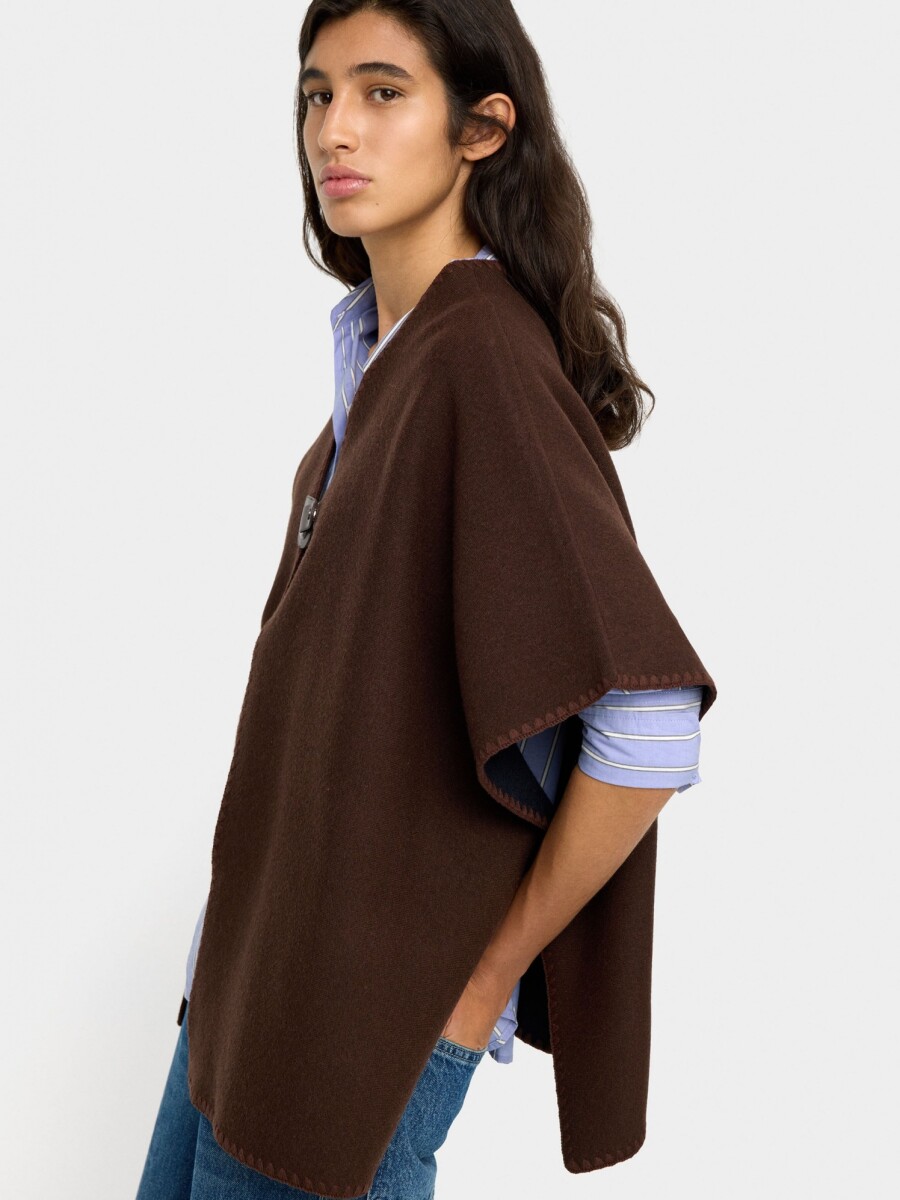 Poncho De Punto Con Hebilla marron