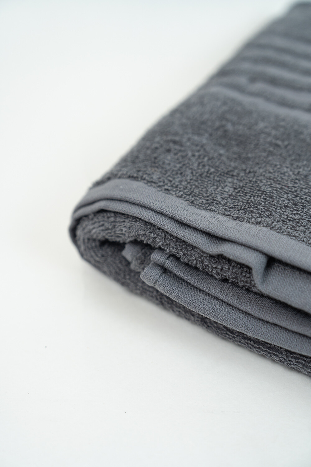 Toalla Super Baño Nessa, 380g. Gris