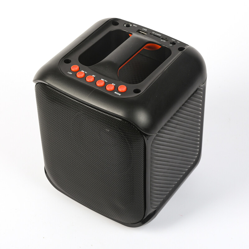 Parlante portatil bluetooth cubo 4" con asa de transporte Parlante portatil bluetooth cubo 4" con asa de transporte