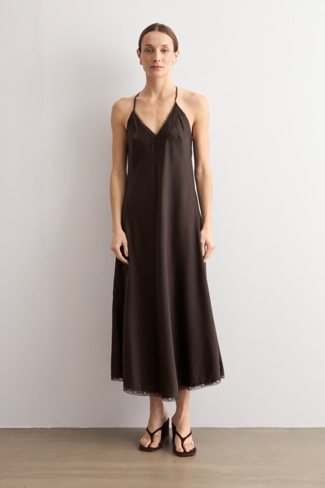 Vestido satén con encaje chocolate