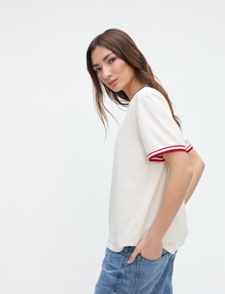 Remera Nicole Off white