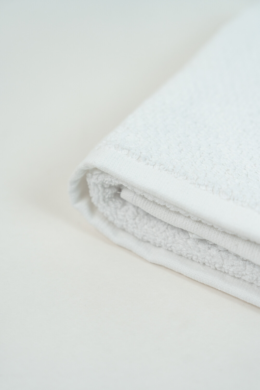 Toalla Piso Muma, 700g. Blanco