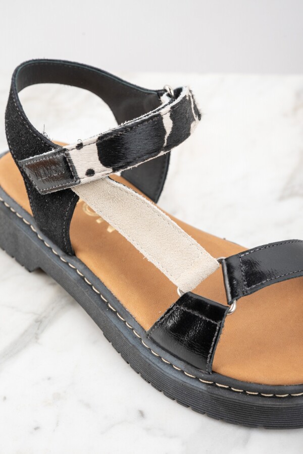 Sandalia Cuero Combinada Negro
