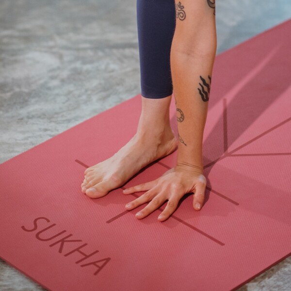 Yoga Mat Sukha Aprendiz Con Alineación 6mm Rojizo