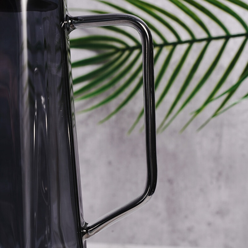 Jarra de Vidrio con Tapa 1.8L Jarra de Vidrio con Tapa 1.8L