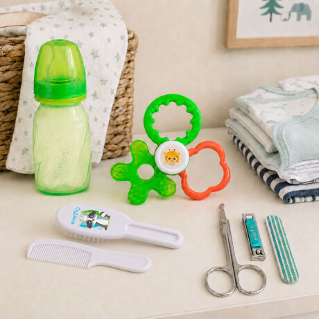 Set Evenflo Mamadera +Mordillo + Peine Cepillo +Set Manicure Verde