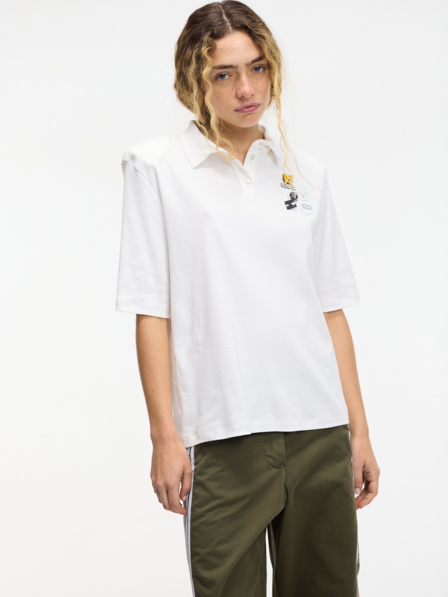 POLO CON PINS 