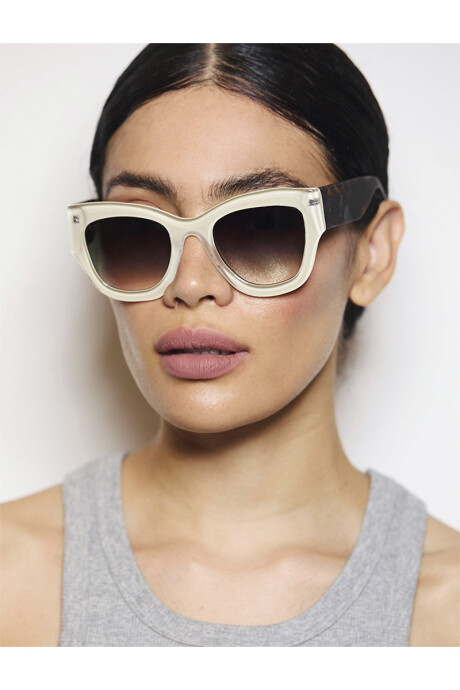 Lentes Tiwi Mayfair Shiny Beige With Green Gardient Lenses