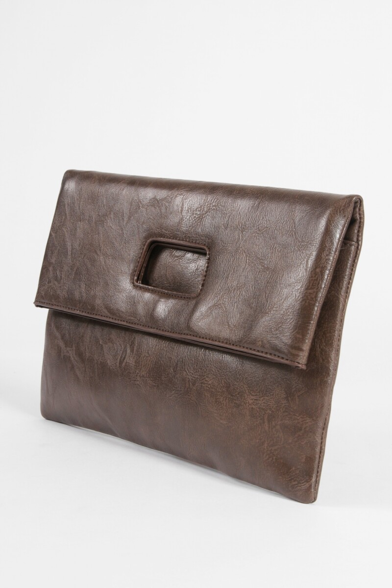 Sobre bandolera con correa removible marrón