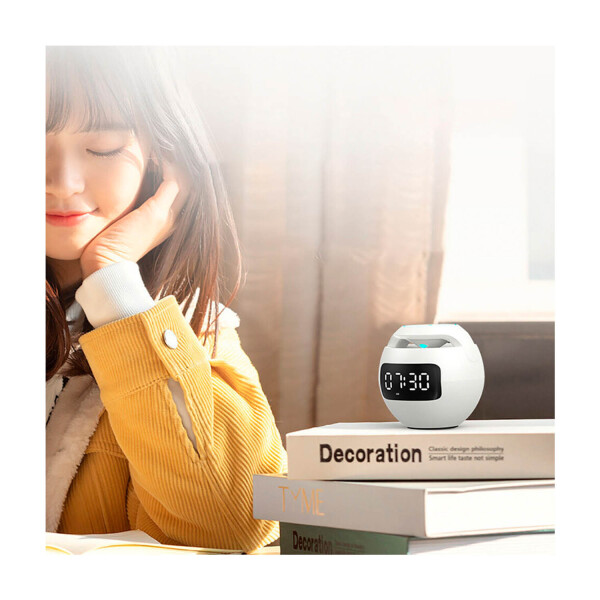 Reloj Despertador Parlante Kimiso Bluetooth USB Luminoso Led Variante Color Blanco