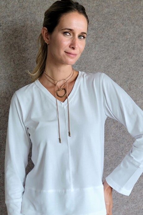 Remera Julia Blanco pespunte al tono