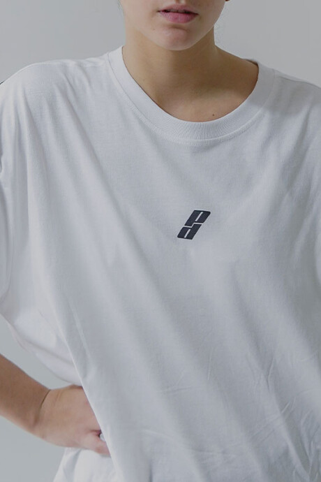 Remera Pulau Boxy Back Blanco