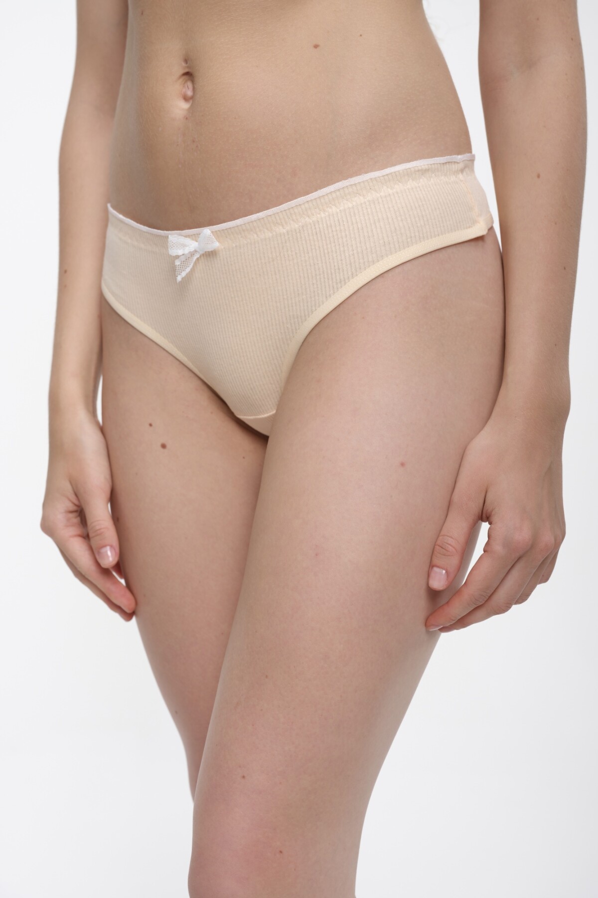 Colaless Erica Arena