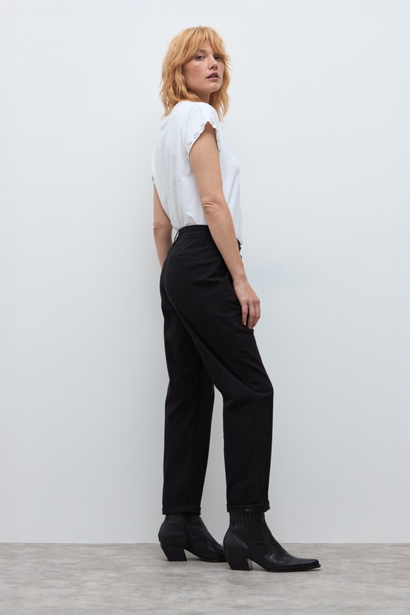 Pantalón chino negro