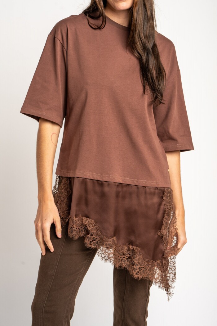 Remera Ruedo Saten Marron