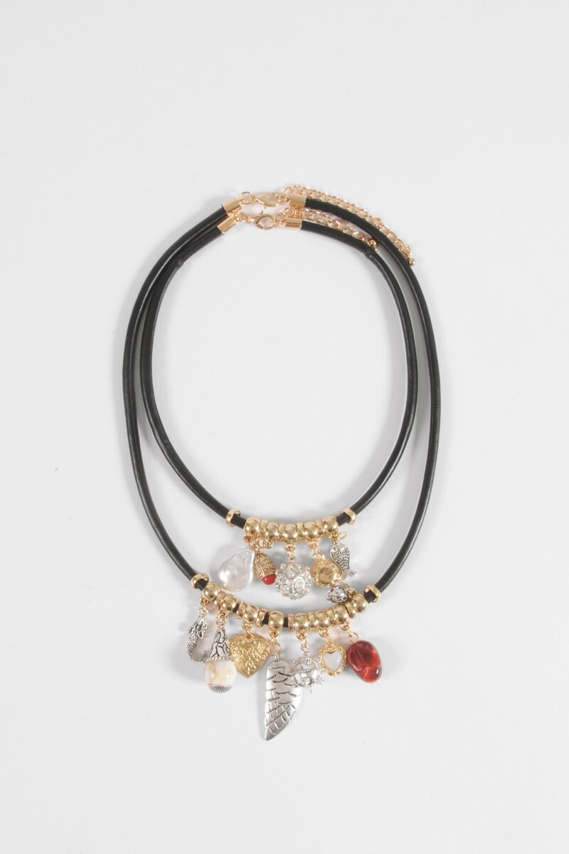 Collar doble cordón dijes negro