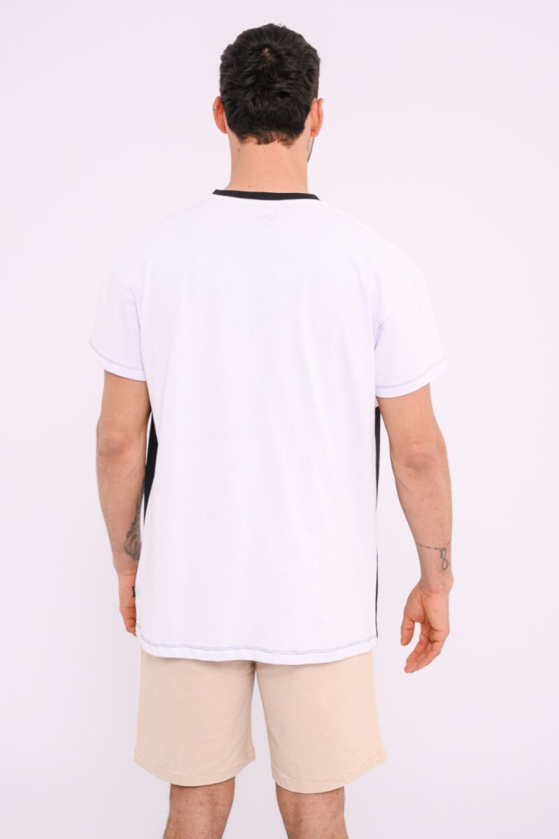 Remera oversize estampada Negro