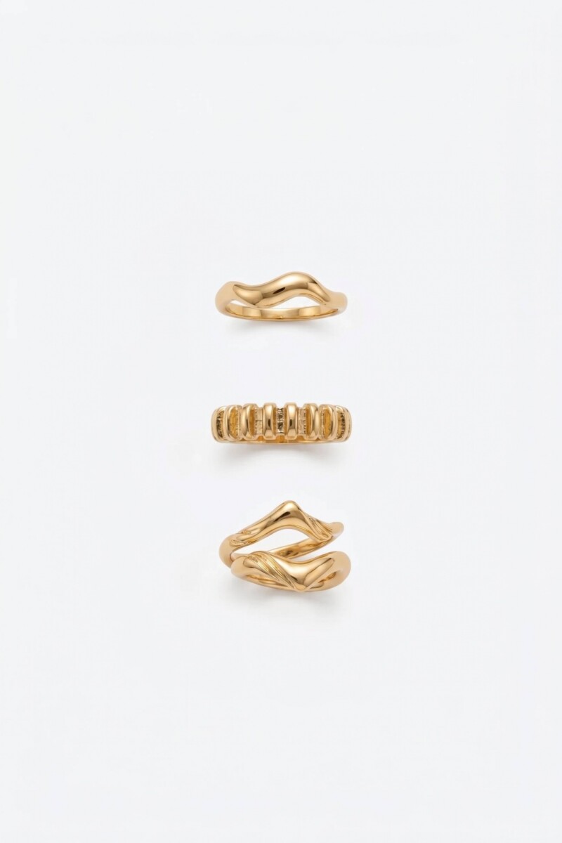 Set de tres anillos wavy irregular dorado