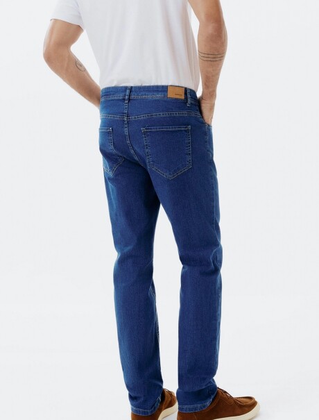 PANTALÓN DE JEAN BÁSICO SLIM CON ELASTANO AZUL
