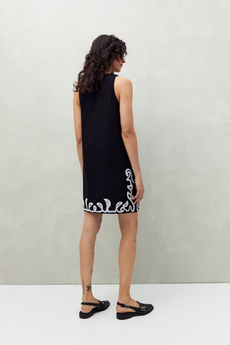 VESTIDO KUTA BORDADO Negro